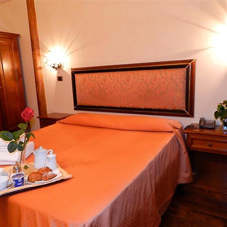Domus Florentiae Hotel Florencja Zewnętrze zdjęcie